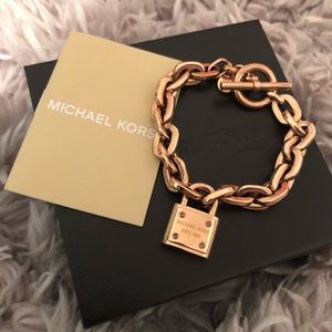 Never worn MICHAEL KORS BRACELET !
